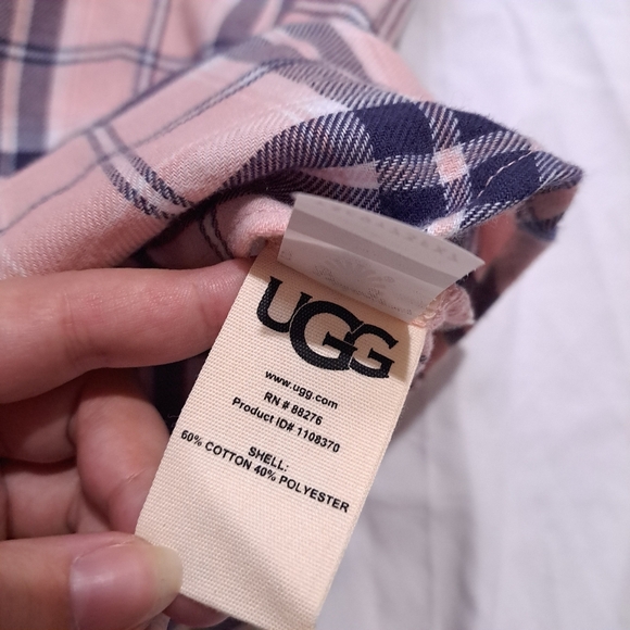 Ugg | Pink flannel women's button up pajama top - Picture 10 of 11